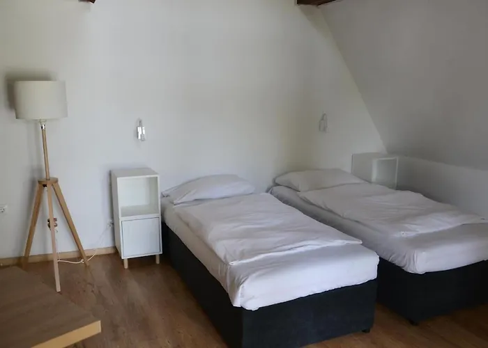 Toparti Vendeghaz * Orfű